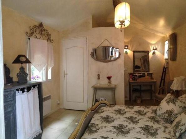Le Moulin De Sonnailles Bed & Breakfast Cabries Bilik gambar